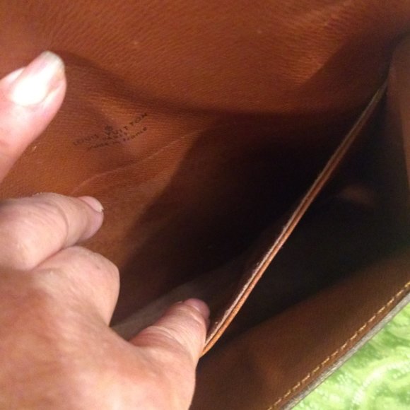 Louis Vuitton Monogram St Cloud PM Crossbody - Picture 11 of 16